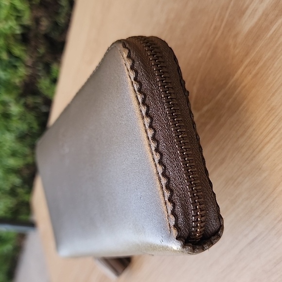 LOEWE Anagram Tassel Women's Long Wallet Champagne Gold Leather - Picture 7 of 15